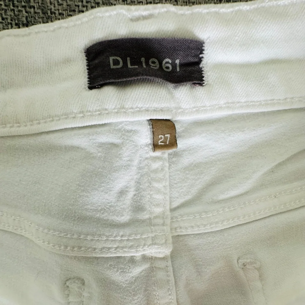DL1961 Women’s White Jeans Bermuda High Rise Vintage Straight Shorts Size 27